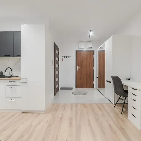 Spot By Aparo - Manufaktura, Nowy Apartament, Playstation, Miejsce Do Pracy, Winda, Balkon 罗兹